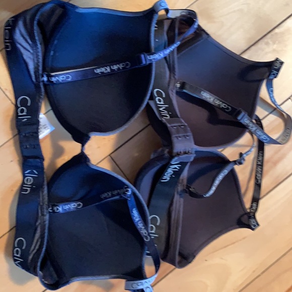 Calvin Klein bra size 34B - Picture 3 of 8
